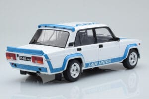 Lada 2105 VFTS Bianco IXO 1:18 18CMC144 Pressofusione — immagine 2 di 6