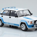 Lada 2105 VFTS Bianco IXO 1:18 - image 4 of 6
