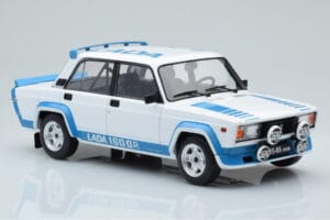 Lada 2105 VFTS Bianco IXO 1:18 18CMC144 Pressofusione — immagine 4 di 6