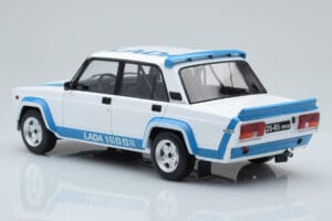 Lada 2105 VFTS Bianco IXO 1:18 18CMC144 Pressofusione — immagine 5 di 6