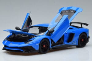 Lamborghini Aventador LP750-4 SV Blu AUTOart 1:18 74559 Composito — immagine 2 di 8