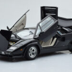 Lamborghini Countach LP5000S Nero AUTOart 1:18 - image 2 of 10