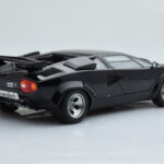 Lamborghini Countach LP5000S Nero AUTOart 1:18 - image 4 of 10