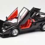 Lamborghini Countach LP 5000 Quattrovalvole Nero Kyosho 1:18 08320BK - image 2 of 8