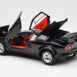 Lamborghini Countach LP 5000 Quattrovalvole Nero Kyosho 1:18 08320BK - image 5 of 8