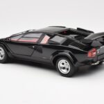Lamborghini Countach LP 5000 Quattrovalvole Nero Kyosho 1:18 08320BK - image 7 of 8