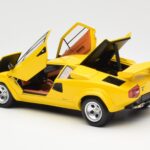 Lamborghini Countach LP 5000 Quattrovalvole Giallo Kyosho 1:18 08320Y - image 5 of 8