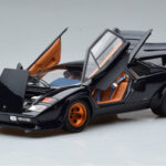 Lamborghini Countach LP500S Walter Wolf Blu Scuro Kyosho 1:18 - image 2 of 11