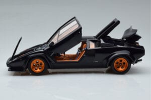 Lamborghini Countach LP500S Walter Wolf Blu Scuro Kyosho 1:18 08320D Pressofusione — immagine 4 di 11