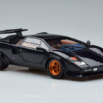 Lamborghini Countach LP500S Walter Wolf Blu Scuro Kyosho 1:18 - image 6 of 11