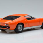 Lamborghini Miura SV Arancione AUTOart 1:18 - image 3 of 8