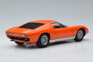 Lamborghini Miura SV Arancione AUTOart 1:18 74542 Pressofusione — immagine 3 di 8