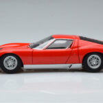 Lamborghini Miura SV Rosso AUTOart 1:18 - image 5 of 8