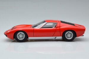 Lamborghini Miura SV Rosso AUTOart 1:18 74543 Pressofusione — immagine 5 di 8