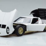Lamborghini Miura SV Bianco AUTOart 1:18 - image 2 of 8