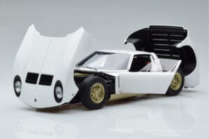 Lamborghini Miura SV Bianco AUTOart 1:18 74544 Pressofusione — immagine 2 di 8