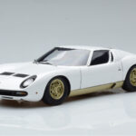 Lamborghini Miura SV Bianco AUTOart 1:18
