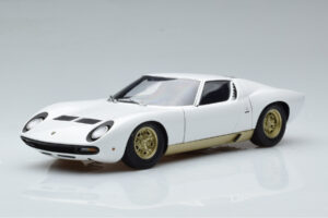 Lamborghini Miura SV Bianco AUTOart 1:18
