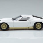 Lamborghini Miura SV Bianco AUTOart 1:18 - image 5 of 8
