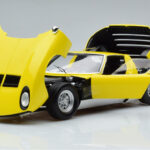 Lamborghini Miura SV Giallo Kyosho 1:18 - image 2 of 11