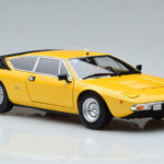 Lamborghini Urraco Giallo Kyosho 1:18 - image 6 of 10
