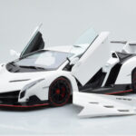 Lamborghini Veneno Bianco AUTOart 1:18 - image 2 of 8