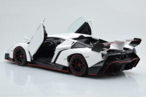 Lamborghini Veneno Bianco AUTOart 1:18 74507 Pressofusione — immagine 3 di 8