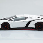 Lamborghini Veneno Bianco AUTOart 1:18 - image 5 of 8