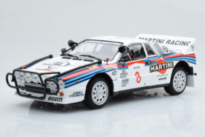 Lancia 037 Martini #8 A. Bettega / M. Perissinot Safari Rally 1985 Kyosho 1:18