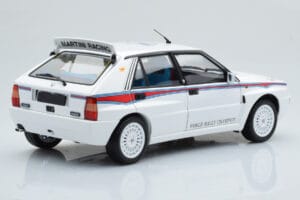 Lancia Delta HF Integrale 6 Bianco Kyosho 1:18 08344E Pressofusione — immagine 4 di 8