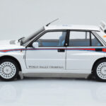 Lancia Delta HF Integrale 6 Bianco Kyosho 1:18 - image 5 of 8
