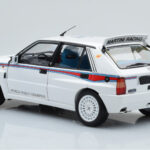 Lancia Delta HF Integrale 6 Bianco Kyosho 1:18 - image 7 of 8