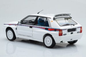 Lancia Delta HF Integrale 6 Bianco Kyosho 1:18 08344E Pressofusione — immagine 7 di 8