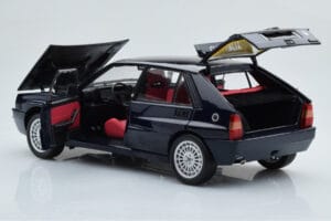 Lancia Delta HF Integrale Club Italia Blu Kyosho 1:18 08343SC Pressofusione — immagine 3 di 8