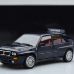 Lancia Delta HF Integrale Club Italia Blu Kyosho 1:18 - image 8 of 8