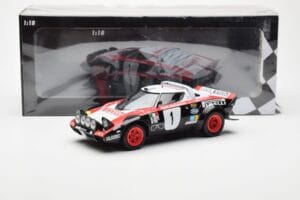 Lancia Stratos HF #1 Lancia Pirelli W. Rohrl / C. Geistdorfer Winners Dynabit Saarland Rallye 1978 Minichamps 1:18 155781701  — immagine 6 di 6
