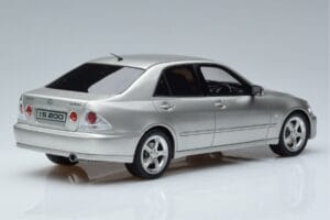 Lexus IS200 XE10 Argento Otto 1:18 OT991 Resina — immagine 2 di 6