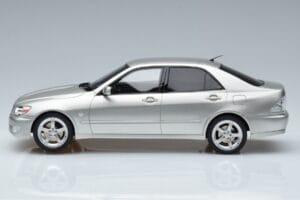 Lexus IS200 XE10 Argento Otto 1:18 OT991 Resina — immagine 3 di 6
