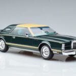 Lincoln Continental Mark V Verde Scuro MCG 1:18 MCG18404 Pressofusione - image 4 of 6