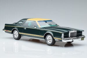 Lincoln Continental Mark V Verde Scuro MCG 1:18 MCG18404 Pressofusione — immagine 4 di 6