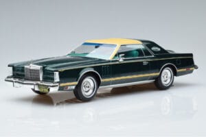 Lincoln Continental Mark V Verde Scuro MCG 1:18 MCG18404 Pressofusione