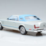 Lincoln Continental Mark V Argento MCG 1:18 - image 5 of 6