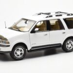 Lincoln Navigator Bianco AUTOart 1:18
