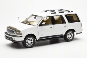 Lincoln Navigator Bianco AUTOart 1:18 72761