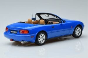 Mazda MX-5 NA Blu Otto 1:18 OT934 Resina — immagine 2 di 6
