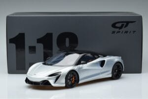 McLaren Artura Argento GT Spirit 1:18 GT873 Resina — immagine 6 di 6