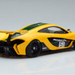 McLaren P1 GTR Giallo Con Strisce Verdi AUTOart 1:18 - image 3 of 7