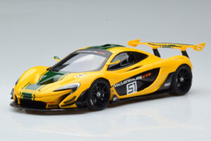 McLaren P1 GTR Giallo Con Strisce Verdi AUTOart 1:18