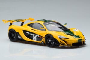 McLaren P1 GTR Giallo Con Strisce Verdi AUTOart 1:18 81544 Composito — immagine 5 di 7