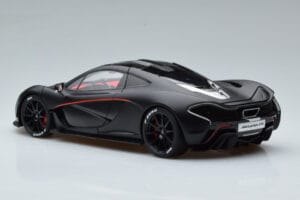 McLaren P1 Nero Opaco AUTOart 1:18 76027 Pressofusione — immagine 6 di 9